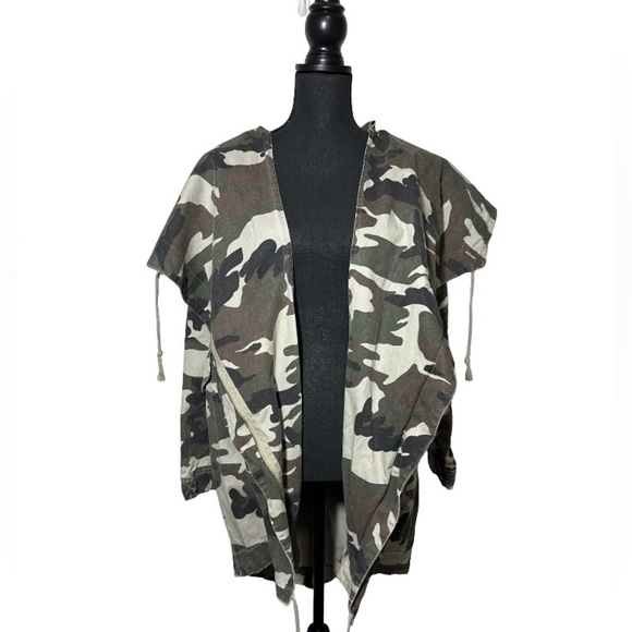 Cookie Couture Hooded Camo Zip Front Jacket Size Med NWT Utility Cargo Military - Picture 3 of 8